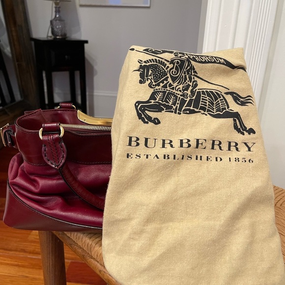 BURBERRY CALF LEATHER TOP HANDLE SATCHEL. Rich and unique Cabernet color - Picture 5 of 10
